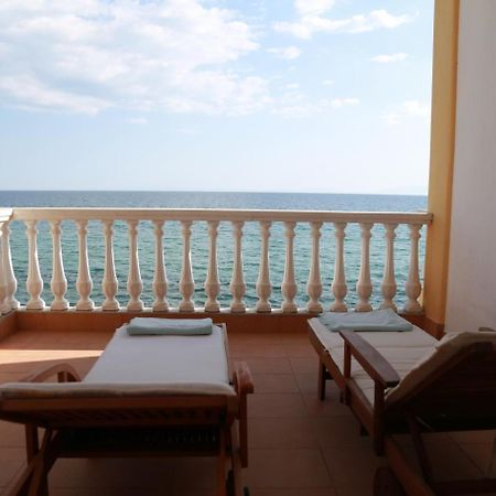 George & Katerina Houses Paralia Dionysiou Buitenkant foto